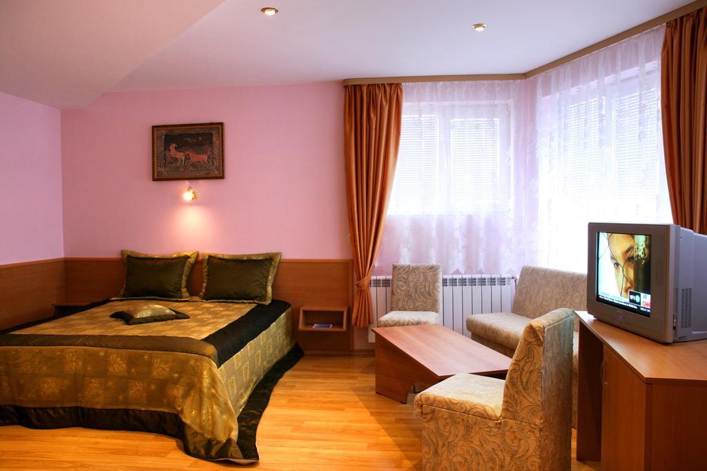 Hotel Mehdjarel Shumen Exterior foto