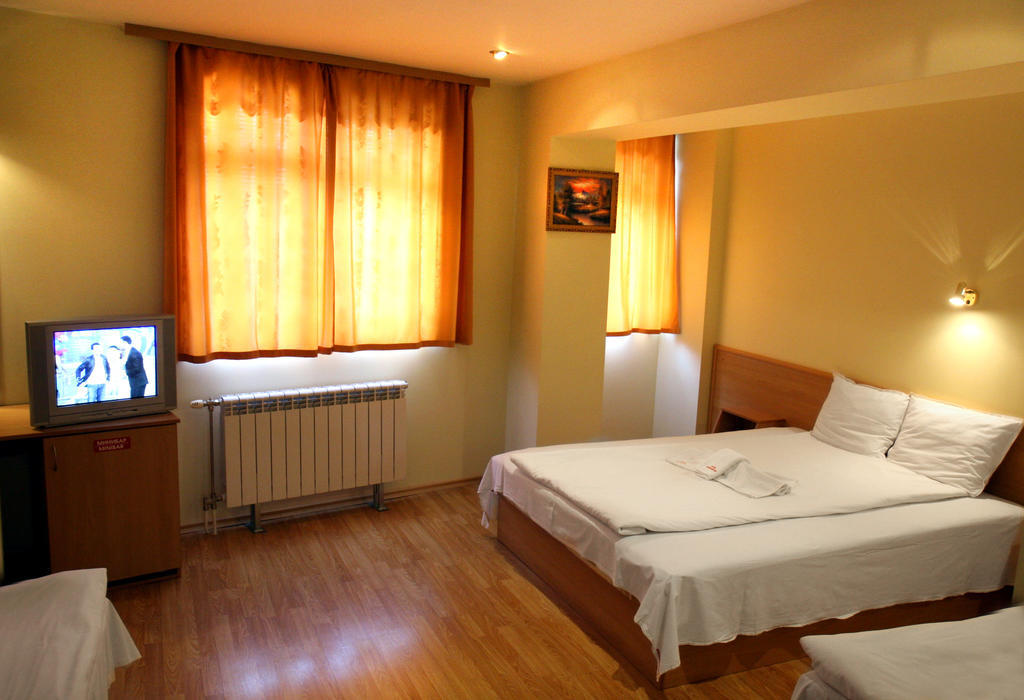 Hotel Mehdjarel Shumen Habitación foto